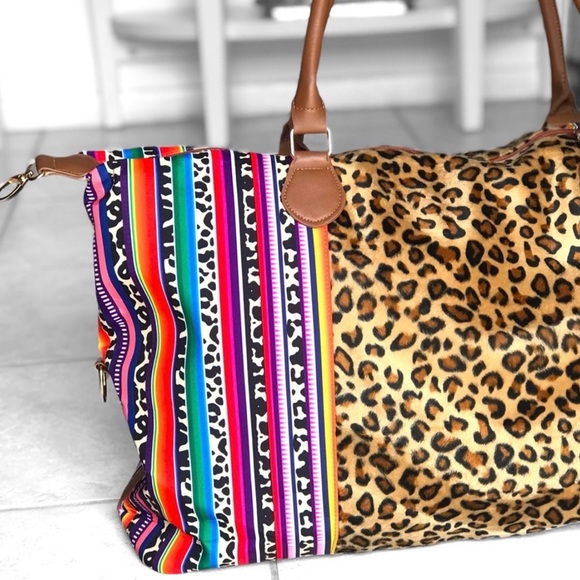 New! Sale 🔥 XL Huge Leopard Stripe Cow Travel Duffel Bag Overnight - Picture 4 of 7